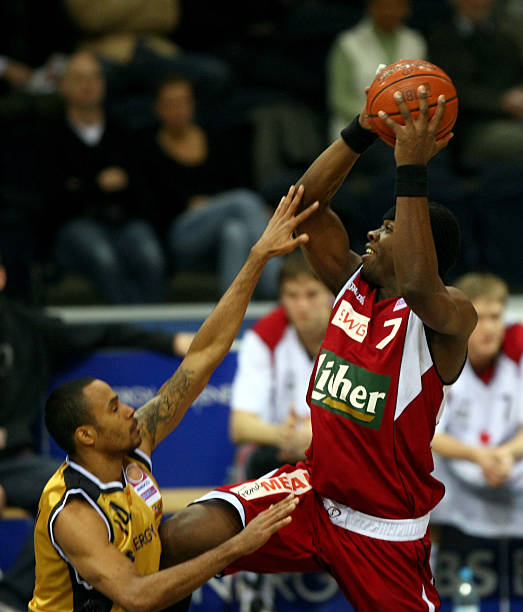 赛前颠球的 赛前颠球的