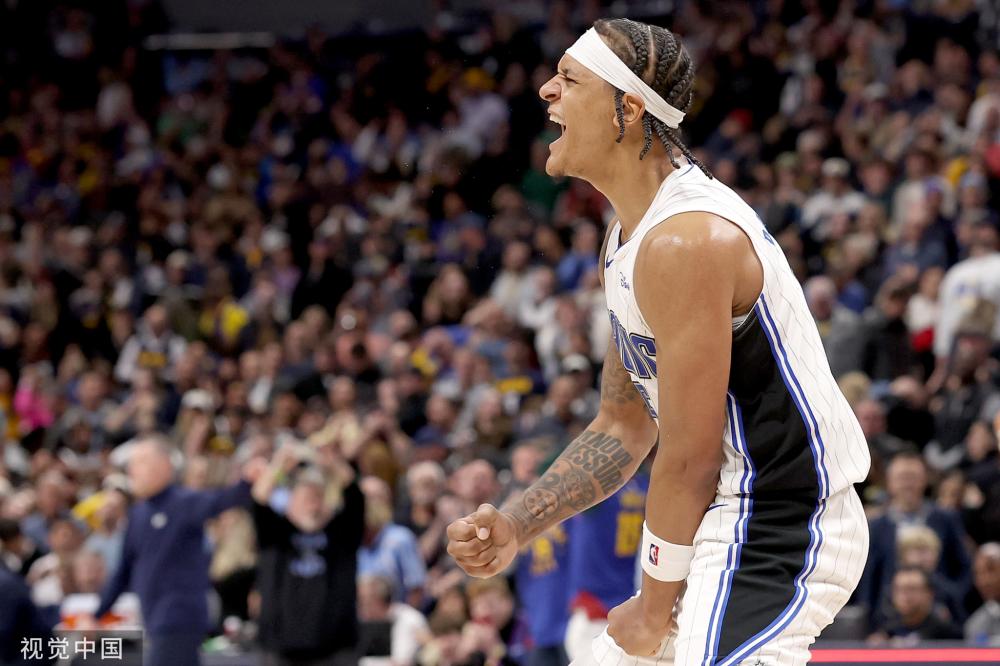 她在比赛中 她在比赛中